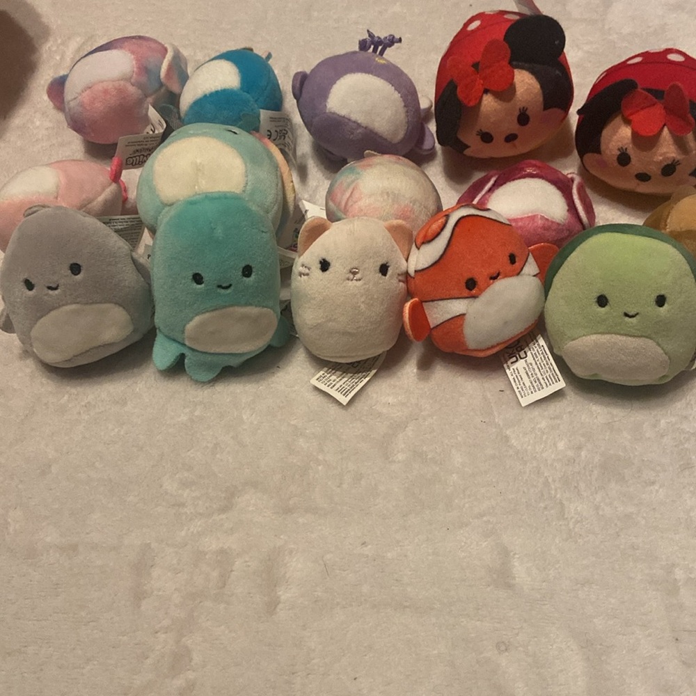 LOT OF 12 SQUISHVILLE SQUISHMALLOWS 1 Mini SQUISHMALLOW & 2 DISNEY TSUM TSUMS - Picture 8 of 10